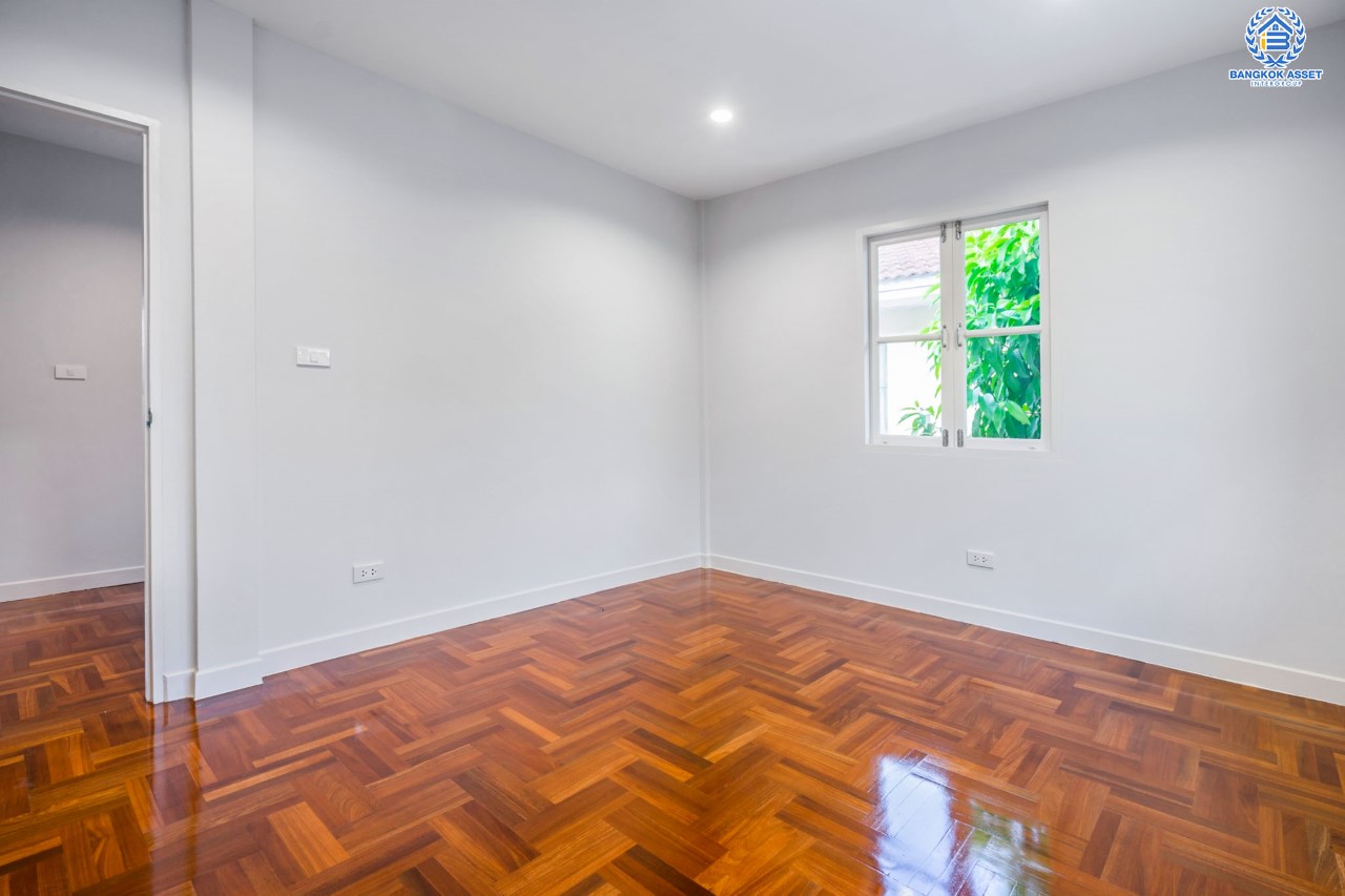 บ้านมือสองตกแต่งใหม่ แบรนด์ LH ม.ชัยพฤกษ์ บางใหญ่-เซ็นทรัลเวสต์เกต หลังมุม ตอบโจทย์ทุกการอยู่อาศัย เนื้อที่ 56.8 ตร.ว. ฟังก์ชัน 3 ห้องนอน 2 ห้องน้ำ จอดรถได้ 2 คัน บนทำเลดีที่สุด! ใกล้เซ็นทรัลเวสต์เกต ทางด่วน "กาญจนาภิเษก" และรถไฟฟ้า "สถานีคลองบางไผ่"